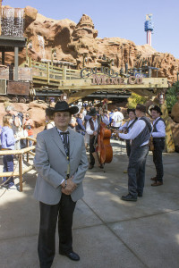 Bill Reyes, a theme park afficianado and Disneyland Alumni, digitally recreated the music heard in the heaven caverns room inside the Calico Mine Train Ride at Knott's Berry Farm.
