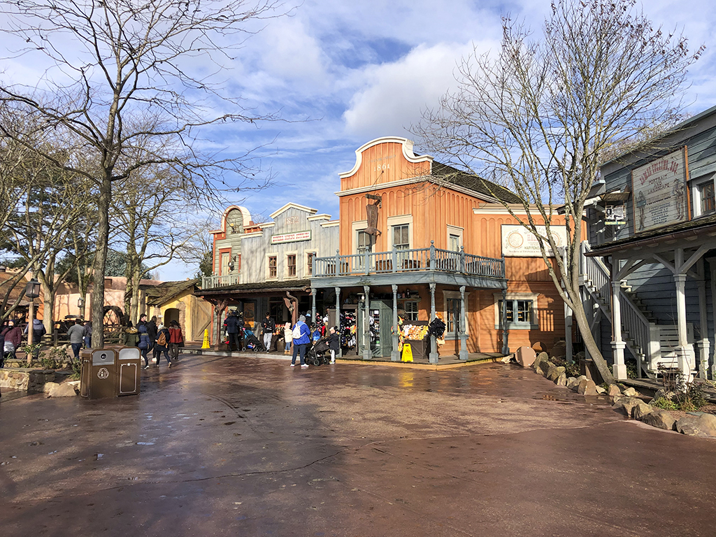 Frontierland at Disneyland Paris | Mark Eades Enterprises
