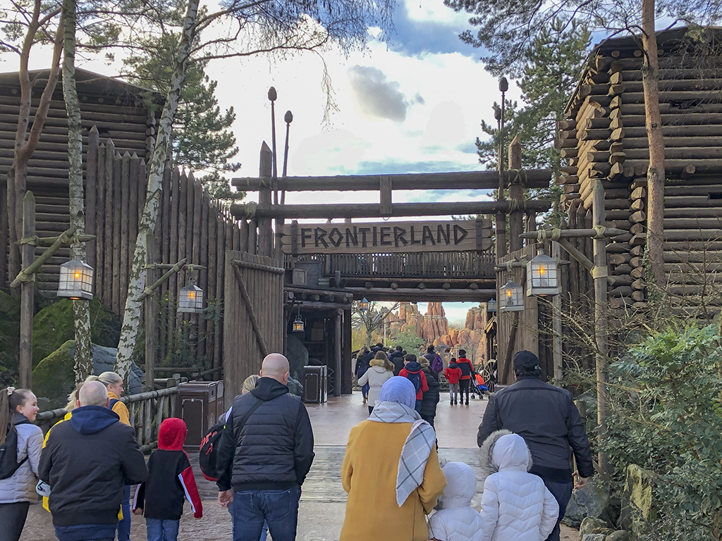 Frontierland at Disneyland Paris | Mark Eades Enterprises